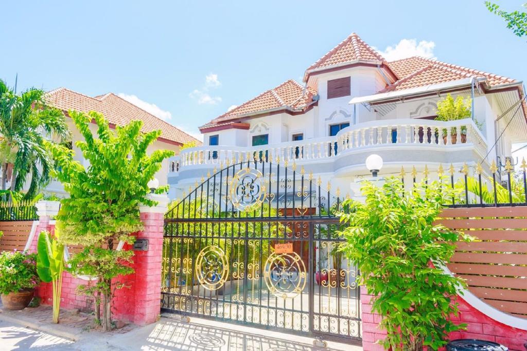 Ratana Villa - Pattaya Holiday House Walking Street 7 Bedrooms Екстер'єр фото